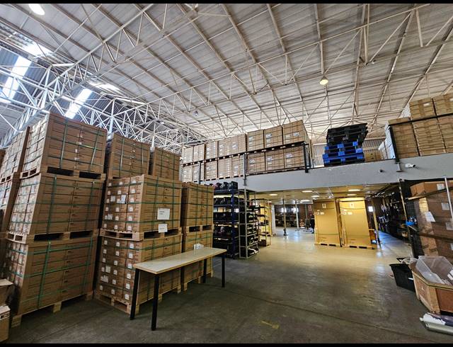 4,665M² WAREHOUSE TO LET IN LINBRO PARK